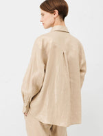 Load image into Gallery viewer, sand laminated linen shirt
