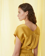 Carregar imagem no visualizador da galeria, spicy yellow blouse
