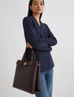 Carregar imagem no visualizador da galeria, dark brown vertical tote bag
