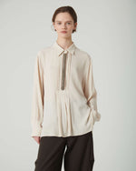 Carregar imagem no visualizador da galeria, seed pearl handmade embroidery shirt
