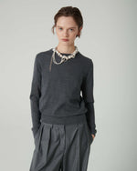 Carregar imagem no visualizador da galeria, deep grey sweater with zip on the back

