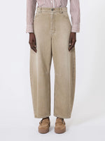 Carregar imagem no visualizador da galeria, beige Worn-look denim barrel-leg jeans
