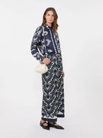 Carregar imagem no visualizador da galeria, navy Printed silk patchwork shirt
