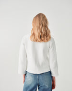 Carregar imagem no visualizador da galeria, white cropped knit jacket
