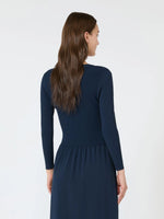 Carregar imagem no visualizador da galeria, navy viscose yarn cardigan
