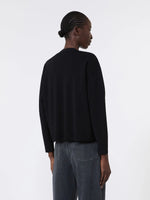 Carregar imagem no visualizador da galeria, black V-neck cardigan
