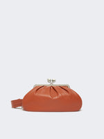 Carregar imagem no visualizador da galeria, rust medium sheepskin Pasticcino Bag
