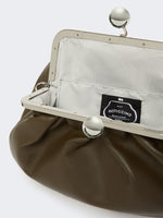 Carregar imagem no visualizador da galeria, dark green medium sheepskin Pasticcino Bag

