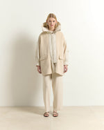 Carregar imagem no visualizador da galeria, cream padded coat
