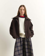 Carregar imagem no visualizador da galeria, brown short bomber jacket
