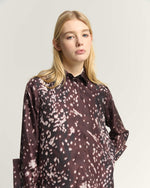Carregar imagem no visualizador da galeria, burnt umber printed silk shirt

