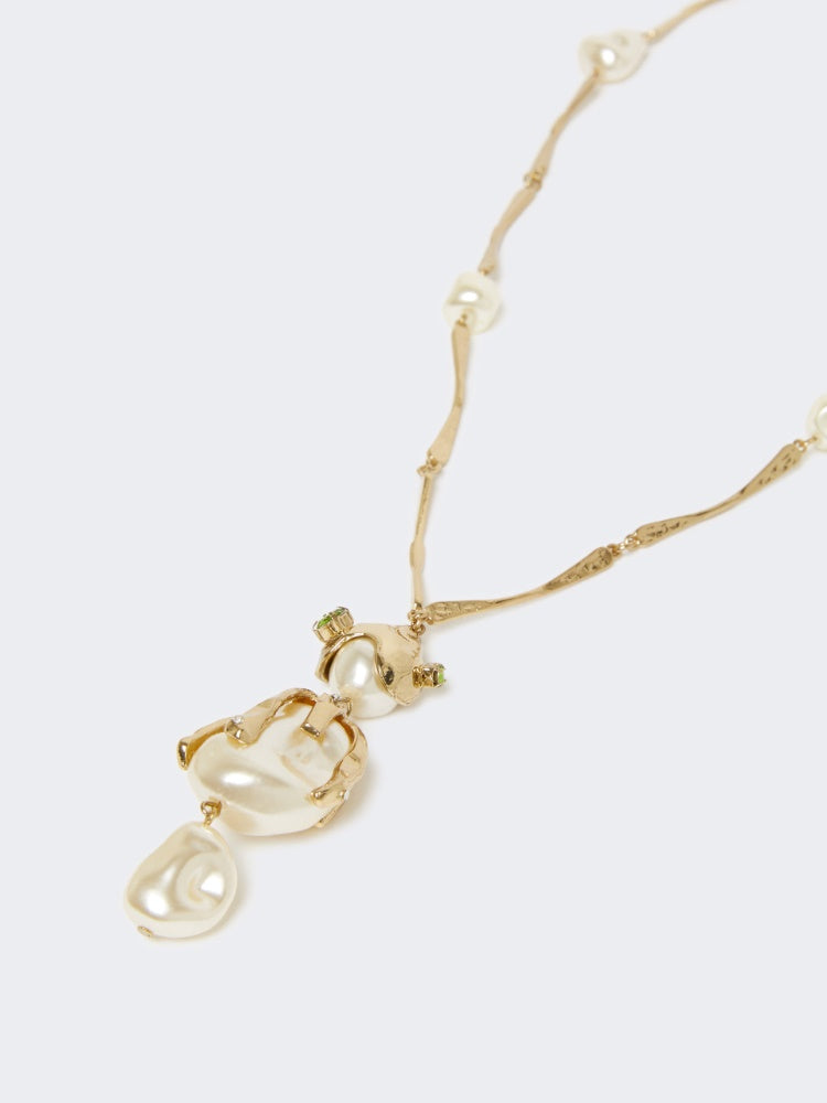 gold metal pendant necklace