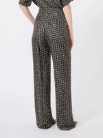 Carregar imagem no visualizador da galeria, Black white Printed silk trousers
