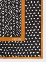 Carregar imagem no visualizador da galeria, black Printed silk scarf
