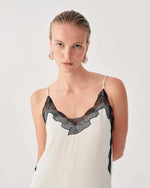 Carregar imagem no visualizador da galeria, cream long dress with lace insert
