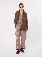 Carregar imagem no visualizador da galeria, bordeaux Printed silk twill trousers with drawstring
