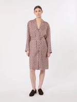 Carregar imagem no visualizador da galeria, bordeuax Printed silk midi shirt dress
