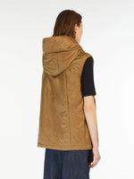 Carregar imagem no visualizador da galeria, caramel padded water-repellent hooded gilet
