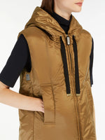 Carregar imagem no visualizador da galeria, caramel padded water-repellent hooded gilet
