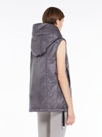 Load image into Gallery viewer, grey short gilet in water-resistant
