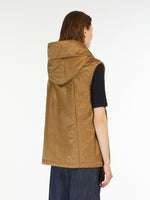 Carregar imagem no visualizador da galeria, caramel short gilet with hood
