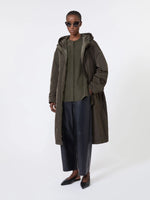 Carregar imagem no visualizador da galeria, kaki long reversible padded parka
