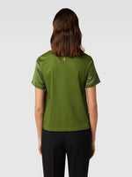 Carregar imagem no visualizador da galeria, green fluid fit blouse
