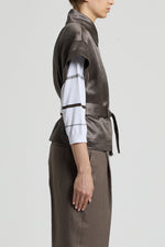 Load image into Gallery viewer, brown bark woman waistcoat
