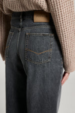 Carregar imagem no visualizador da galeria, Black Pant in denim
