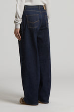 Carregar imagem no visualizador da galeria, universe blue wahsed style denim pants

