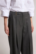 Carregar imagem no visualizador da galeria, eclipse gray Pant with dart
