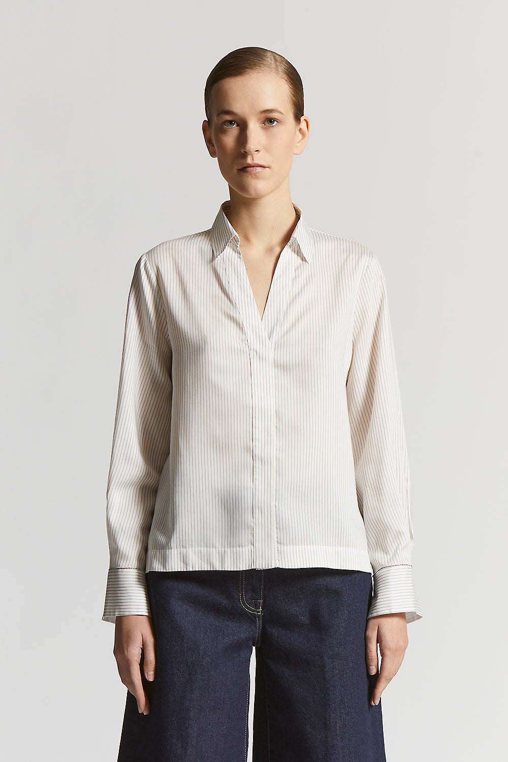 sepia Woman shirt with leaf neck