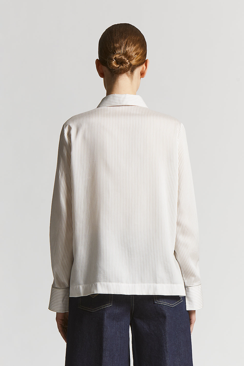 sepia Woman shirt with leaf neck