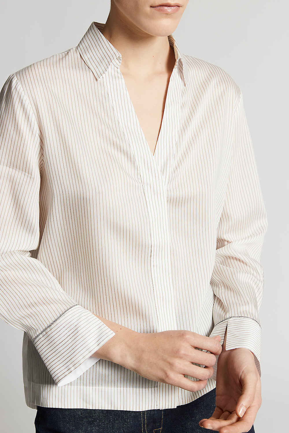 sepia Woman shirt with leaf neck