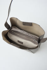 Load image into Gallery viewer, brown bark large hand bag
