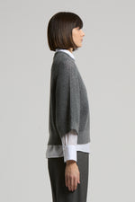 Carregar imagem no visualizador da galeria, eclipse gray knitted sweater
