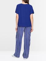 Carregar imagem no visualizador da galeria, iolite Loose-fitting flowing material blouse
