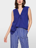 Carregar imagem no visualizador da galeria, iolite Vibrant top with pleating
