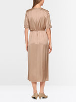 Carregar imagem no visualizador da galeria, warm taupe Midi dress in satin
