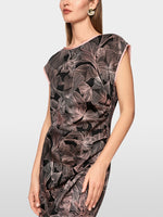 Carregar imagem no visualizador da galeria, elegant cocktail dress with floral print
