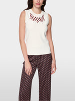 Carregar imagem no visualizador da galeria, off-white knitted top
