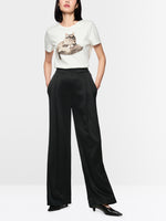 Carregar imagem no visualizador da galeria, black wide-fit trousers with pleats
