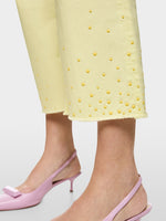 Carregar imagem no visualizador da galeria, deep limonella FORLI jeans with studs
