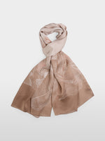 Carregar imagem no visualizador da galeria, Silk scarf with subtle floral print
