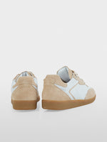 Carregar imagem no visualizador da galeria, light stone Suede trainers
