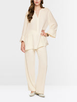 Carregar imagem no visualizador da galeria, bright ecru tunic-style blouse
