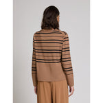 Carregar imagem no visualizador da galeria, hazelnut V-neck cardigan with a relaxed silhouette
