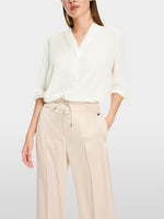 Carregar imagem no visualizador da galeria, off-white wide blouse
