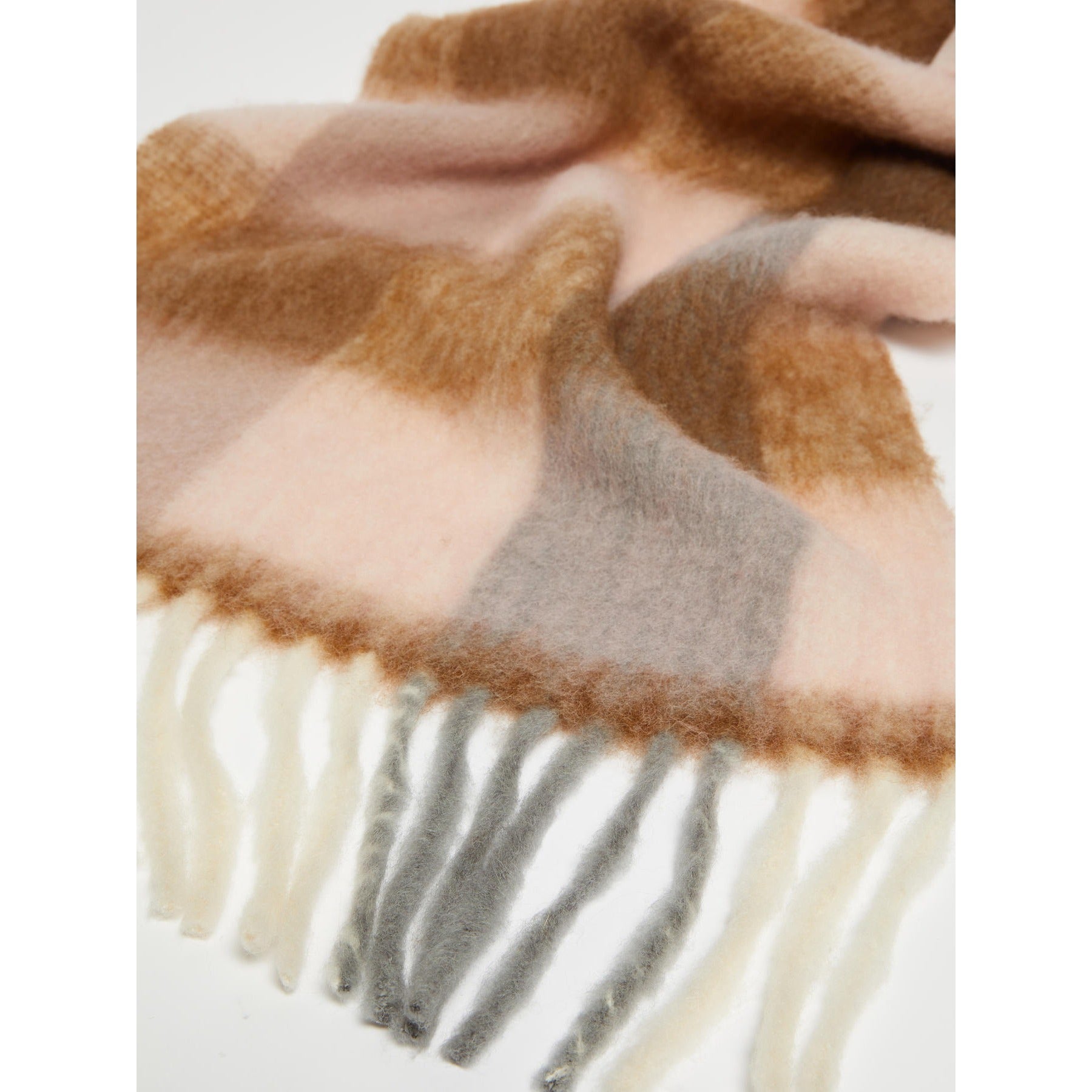 camel patterned wool-blend stole