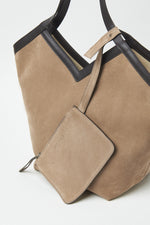Carregar imagem no visualizador da galeria, amber beige shopping bag
